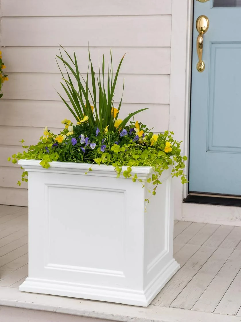 Fairfield Self-Watering Square Planter, 20โ X 20โ - Image 2