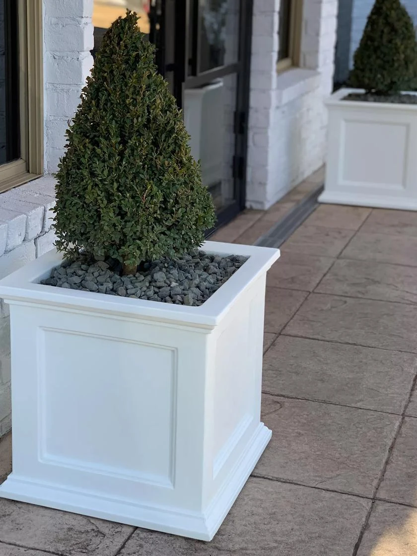 Fairfield Self-Watering Square Planter, 20โ X 20โ - Image 6