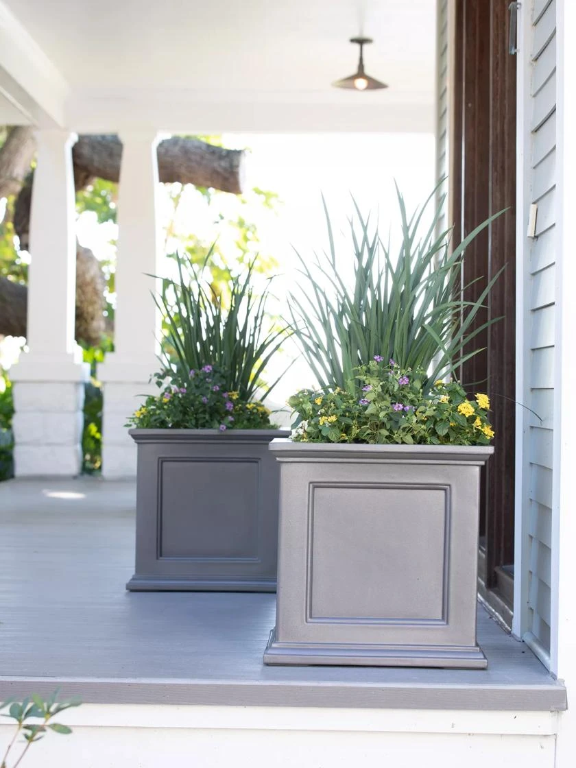 Fairfield Self-Watering Square Planter, 20โ X 20โ - Image 3