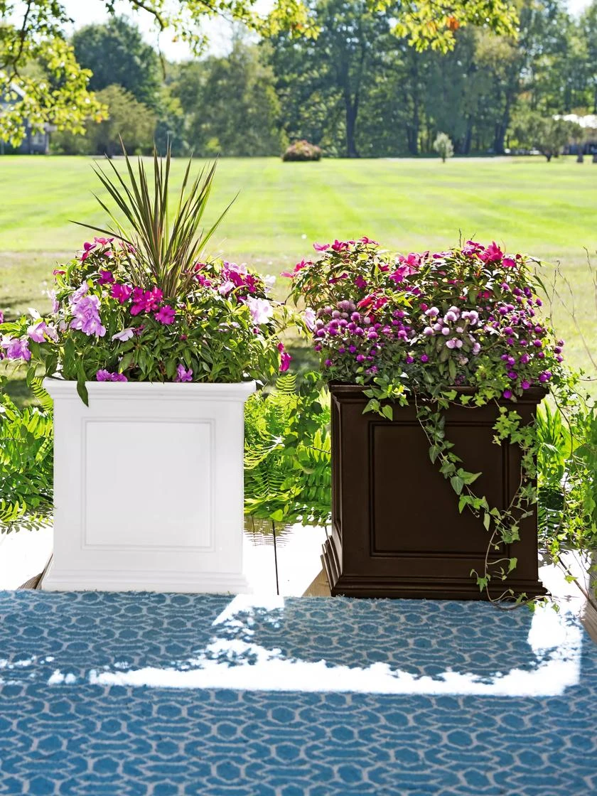 Fairfield Self-Watering Square Planter, 20โ X 20โ - Image 5